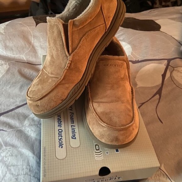 Mens Skechers Fur lined Suede Slippers - Picture 1 of 3